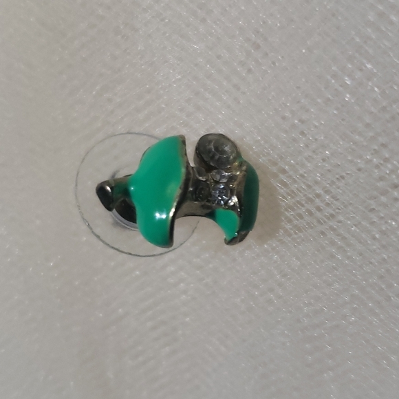 Betsey Johnson blinged green apple mismatched earrings - Picture 5 of 8